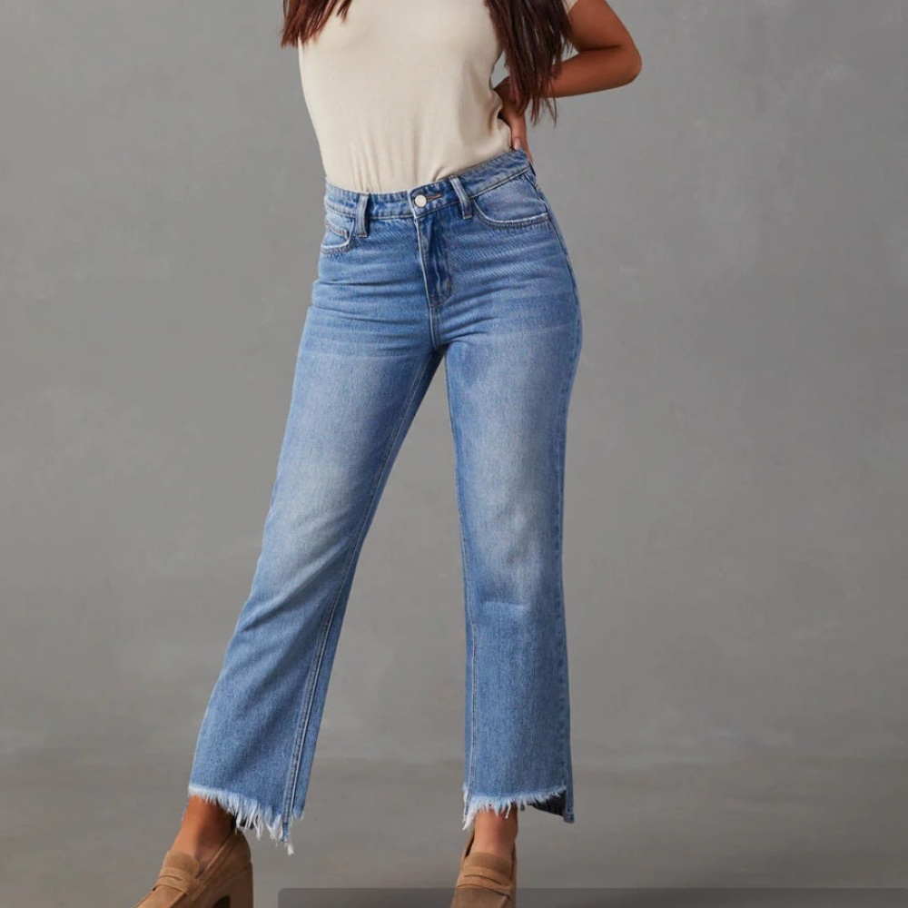 VICI Tati High Rise Cropped Raw Hem Jeans